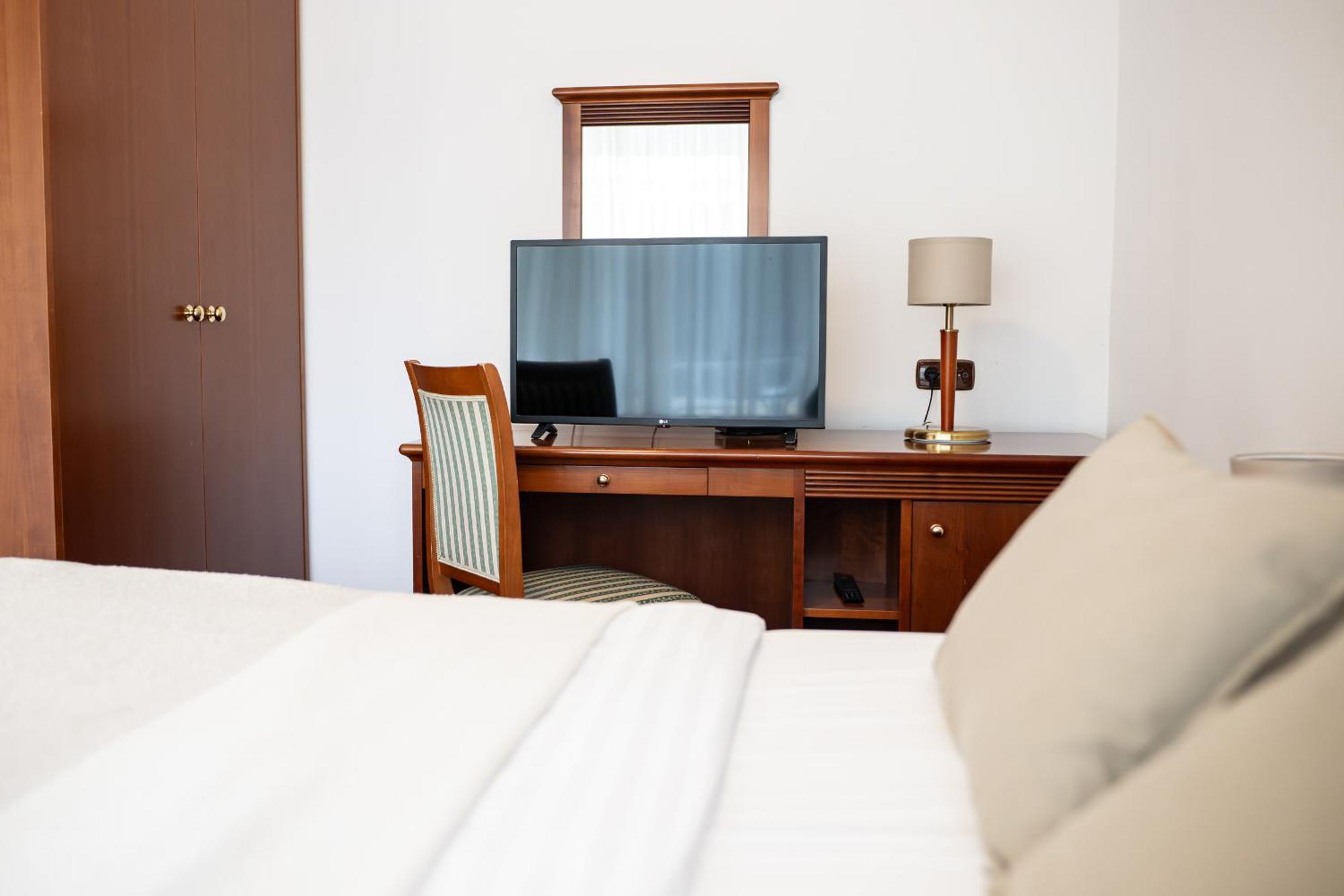 Zvezda Hotel 3*
