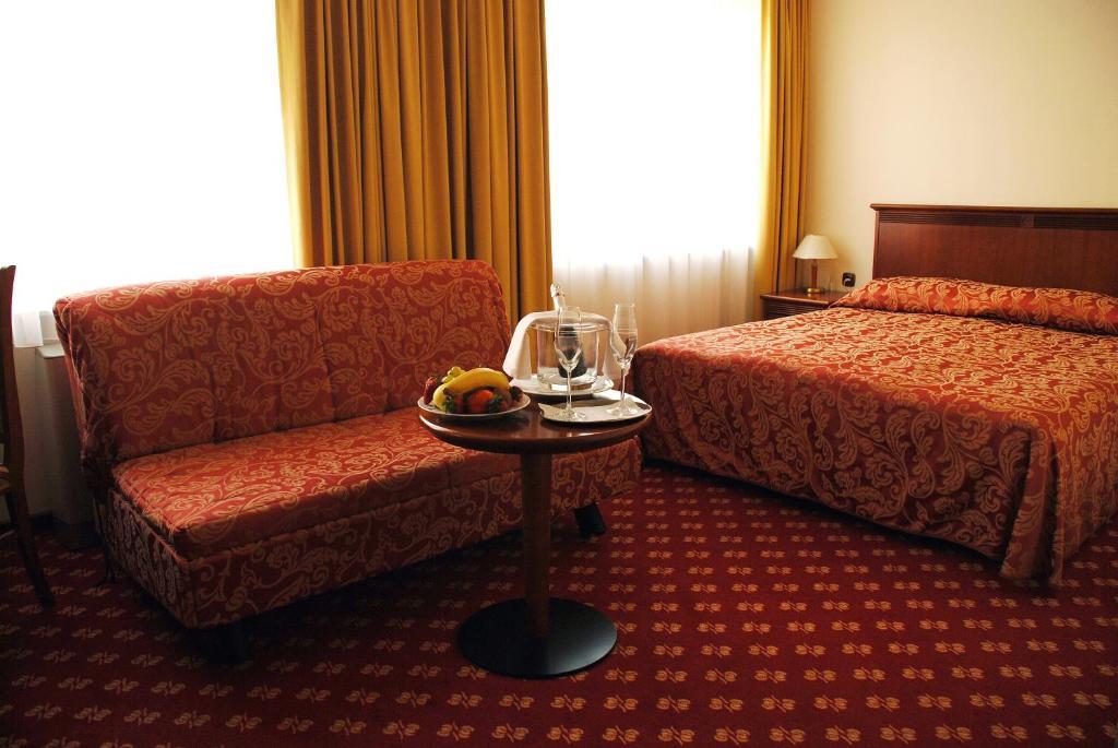 Zvezda Hotel 3*